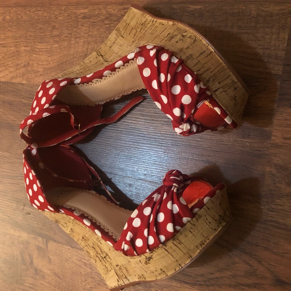 Hey Lola Dot Wedges